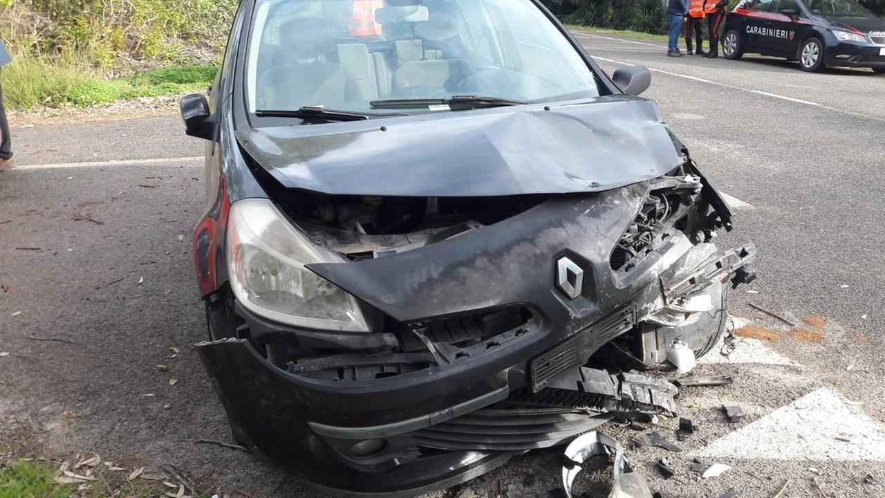 Carambola tra auto, cinque feriti
