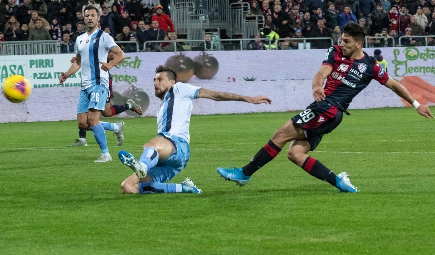 Affondo del Cagliari per Tonelli 
