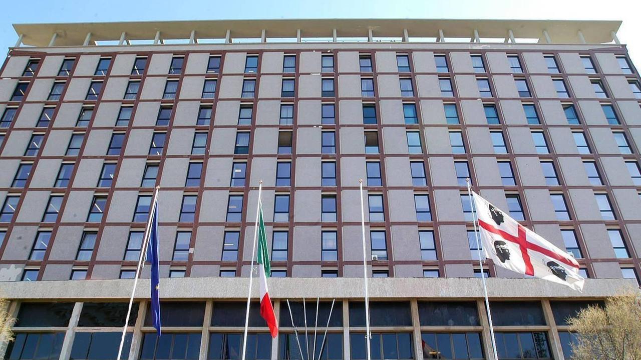 Assessorato al personale il direttore sbatte la porta