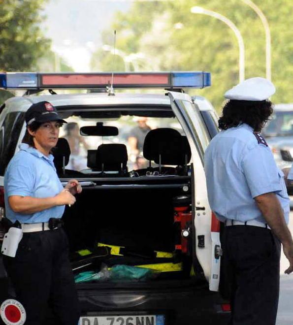 Promuovi una manifestazione? A Massa i vigili in servizio ora te li paghi 
