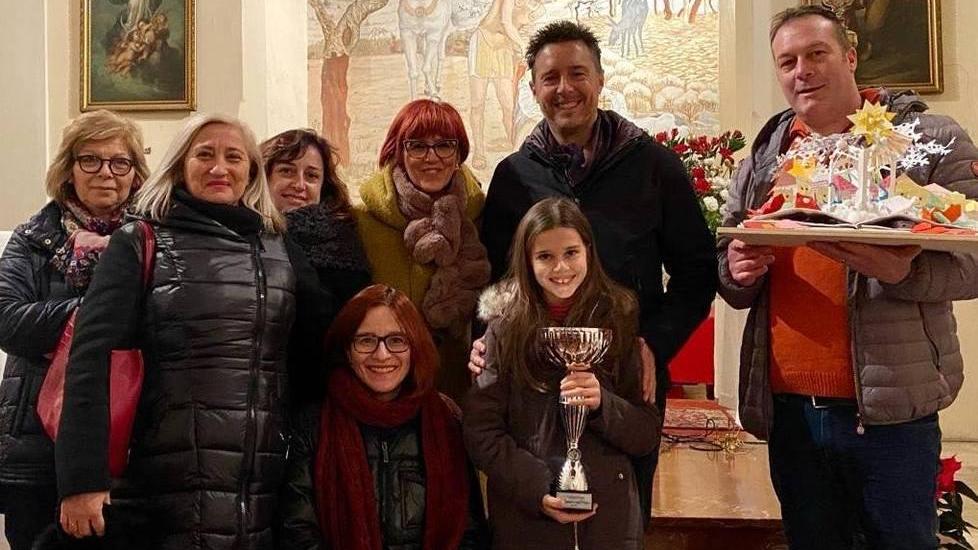 Premiato un presepe a forma di libro