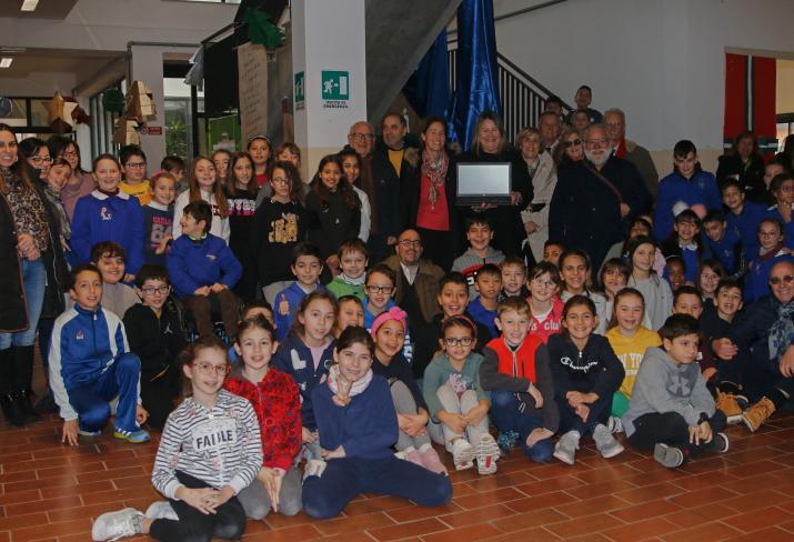 Turf Club dona pc alla scuola Toti