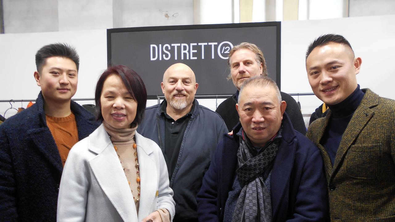 Lo staff del Gruppo YL-Distretto 12: da sinistra Marco Hong, Giada Hu, Andrea Checchi, Nicola Checchi, Shangzhu Hong, Alessandro Hong