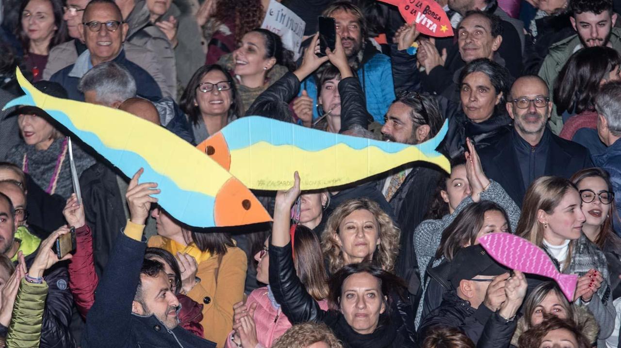 Una manifestazione delle Sardine a Cagliari (foto Mario Rosas)