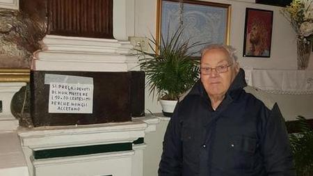 L'appello del custode della chiesa: «Offrite almeno 50 centesimi a candela»