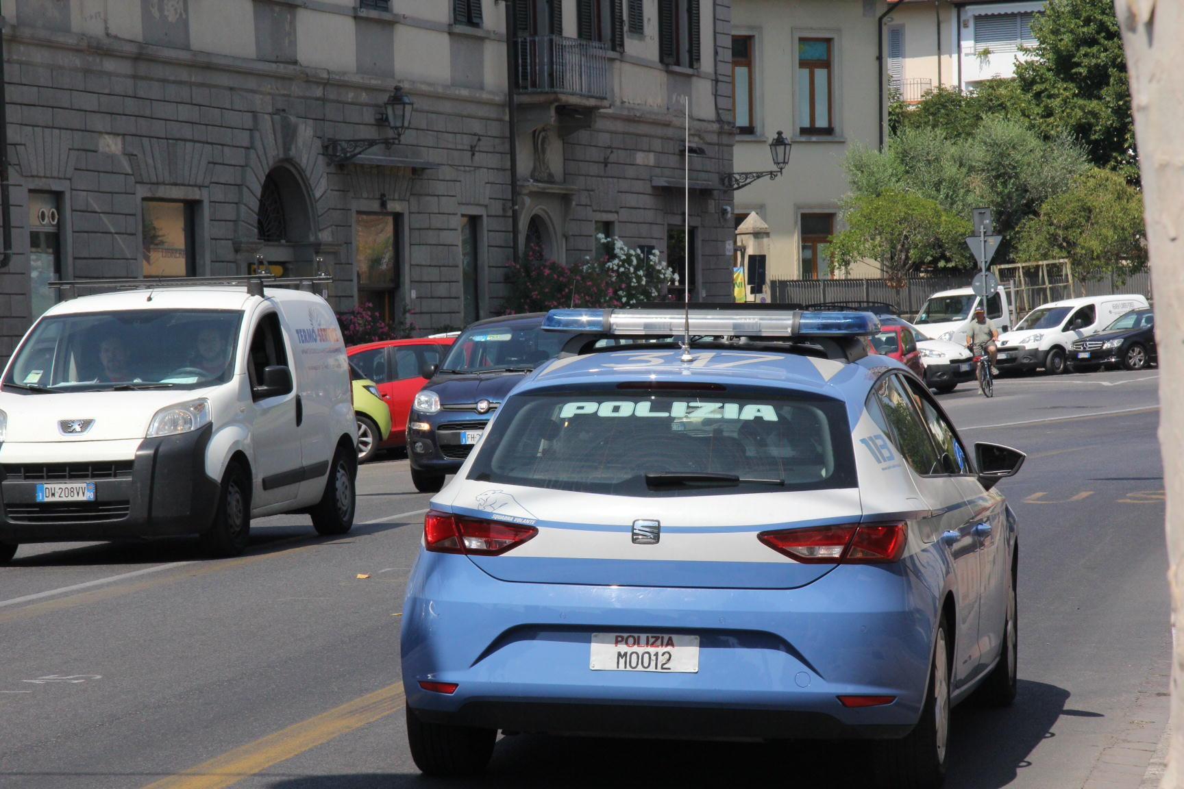 Una volante della polizia (foto d'archivio)