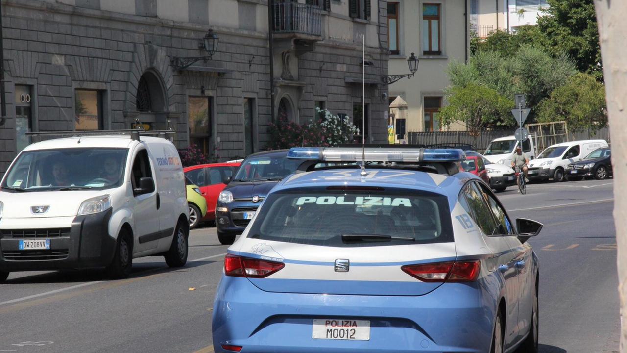 Una volante della polizia (foto d'archivio)