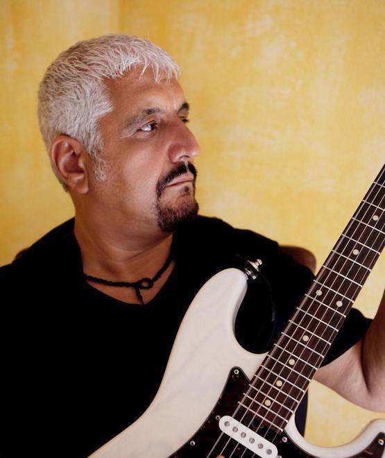 “Je Sò Pazzo”: un contest ricordando Pino Daniele 