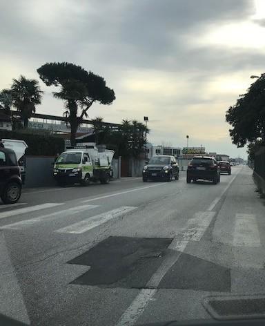 Pericoloso attraversare l’Aurelia «Bisogna renderla più sicura» 
