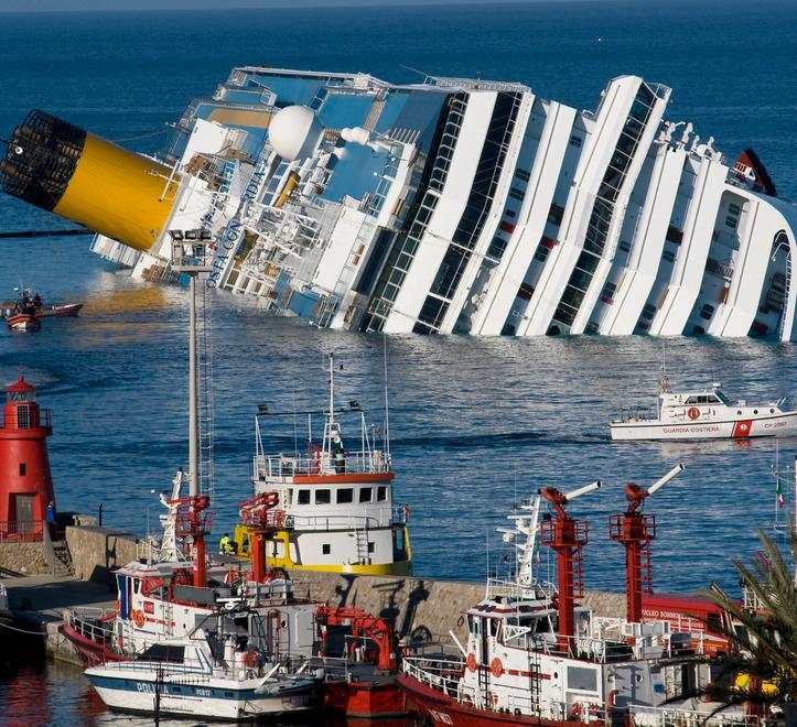 La nave piegata per due anni 
