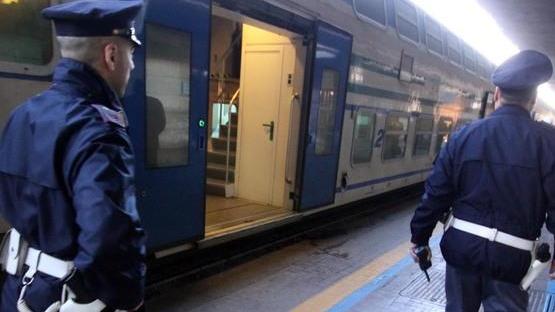 Rapinano uno studente due arrestati sul treno