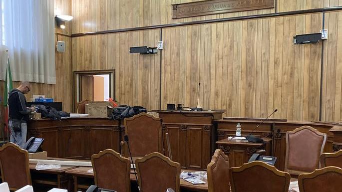 Monitor e fibra in tribunale