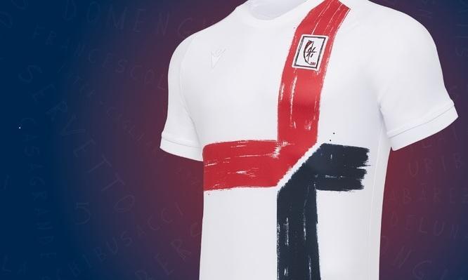 Svelata la maglia del Centenario