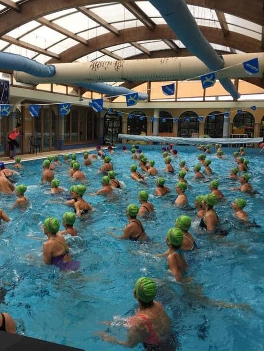 In piscina due ore di fitness gratuito 
