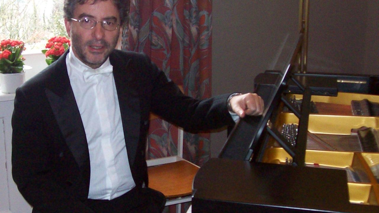 Mariano Meloni al pianoforte