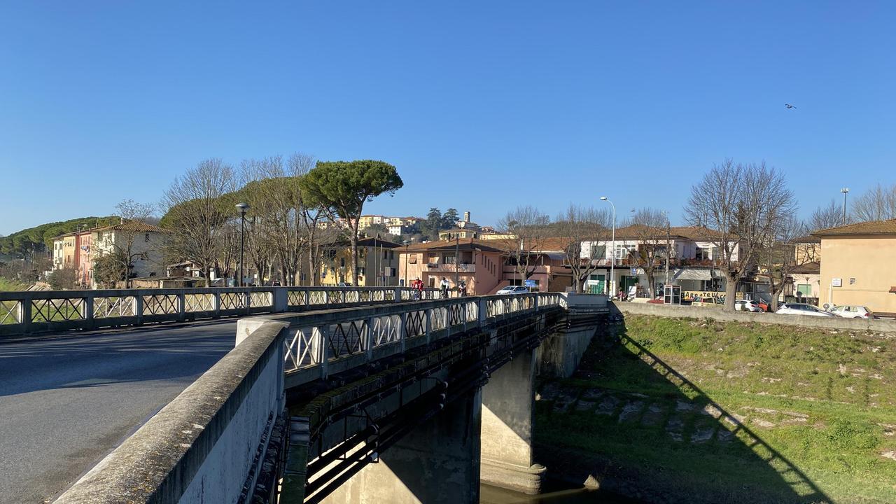 Uno dei ponti interessati dal cantiere nel comune di Santa Maria a Monte (Foto Franco Silvi)