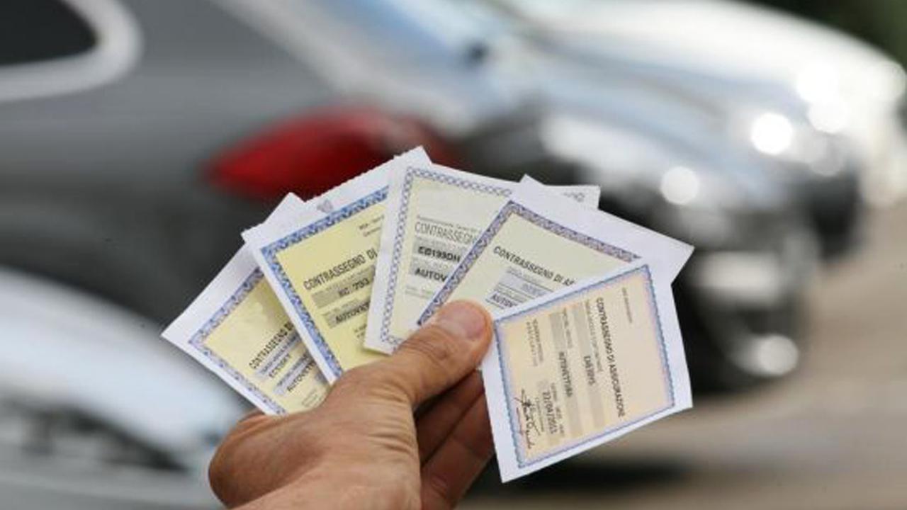 Truffa dell'RcAuto online, denunciata una 35enne di Napoli 