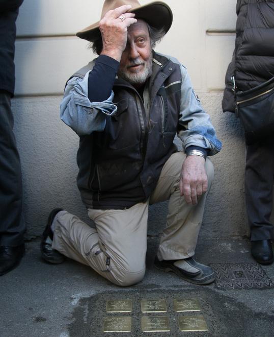 Pietre d’inciampo per non dimenticare Così Firenze ricorda i morti della Shoah 
