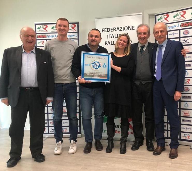 Consegnato ieri a Bologna a Vgm Modena Volley il Certificato Qualità Oro 