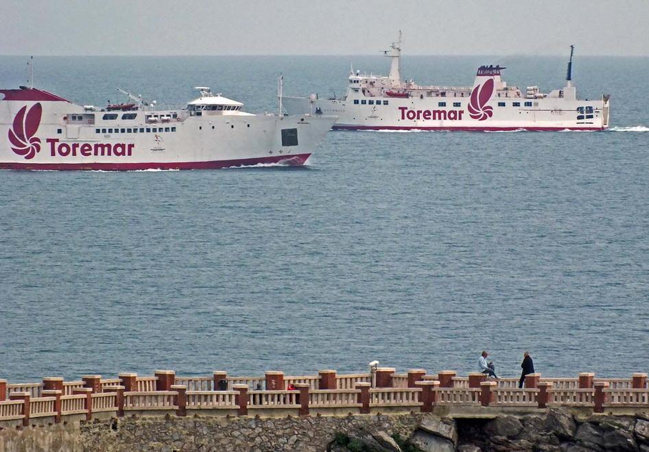 Sulle navi Moby e Toremar bandite le stoviglie in plastica 
