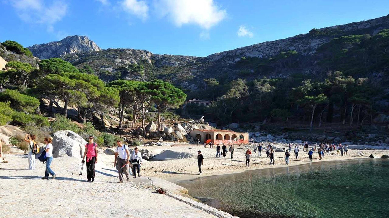 Via alle prenotazioni online per l’isola di Montecristo