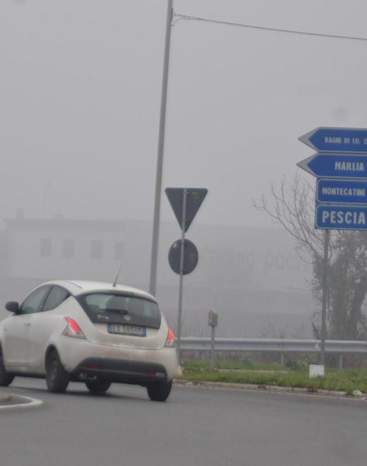 Polveri fini oltre il limite: stop veicoli fino a Euro 2 e ai riscaldamenti a legna