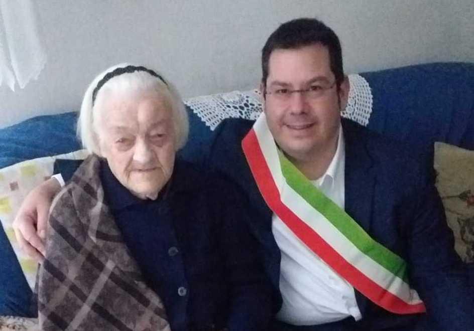 Auguri alla centenaria Nives 
