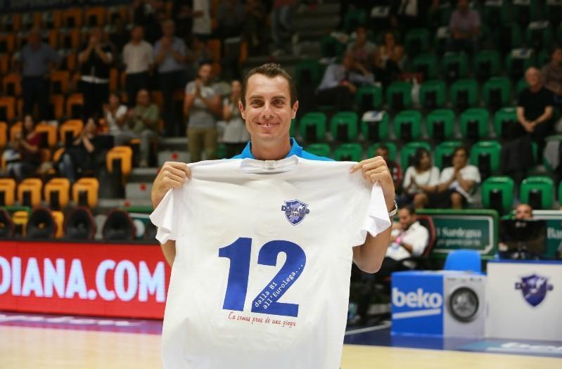 Sassari, clonano l’identità di Emanuele Rotondo e offrono contratti 