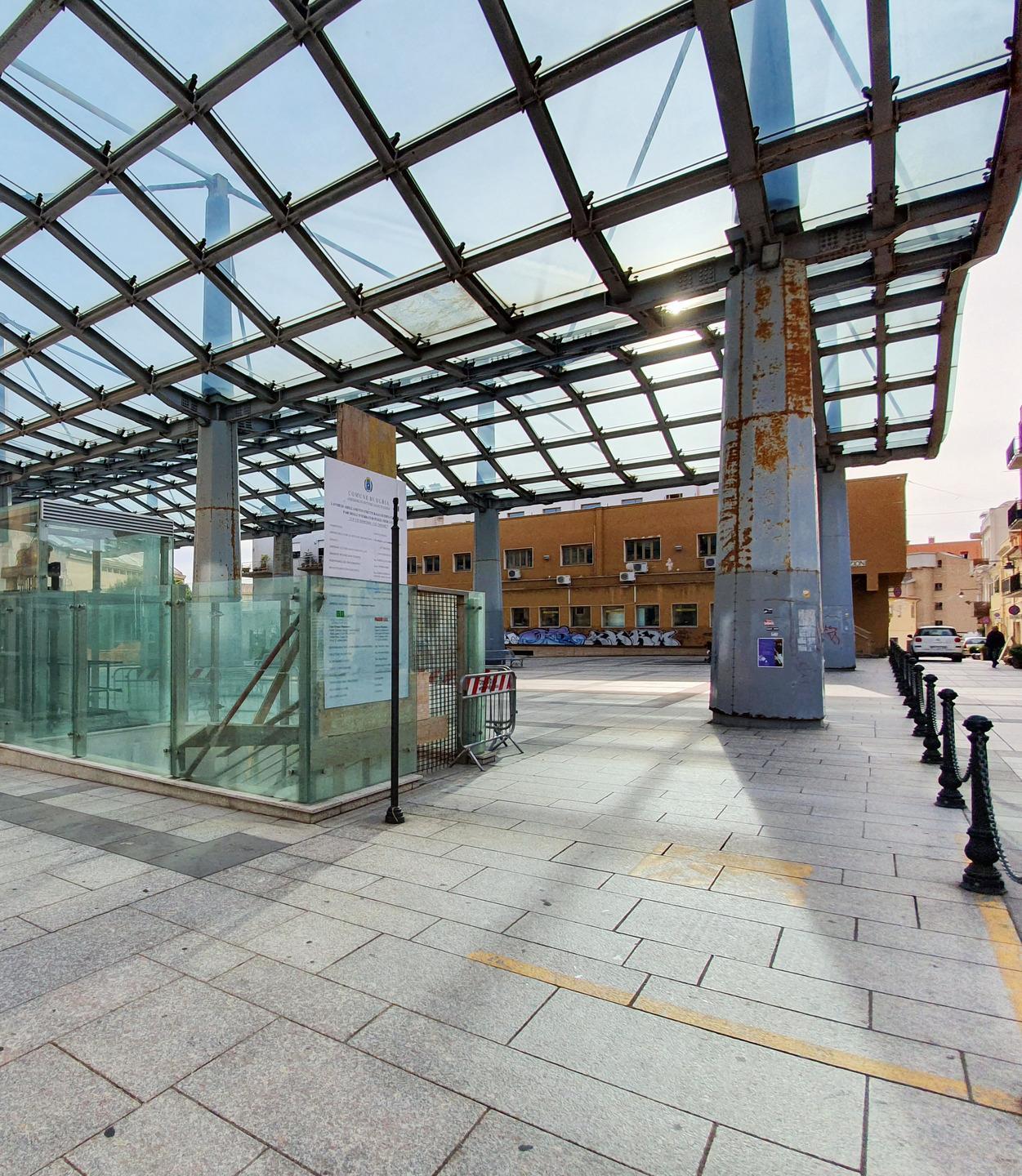 Piazza Mercato terra di nessuno tra vandali e spacciatori