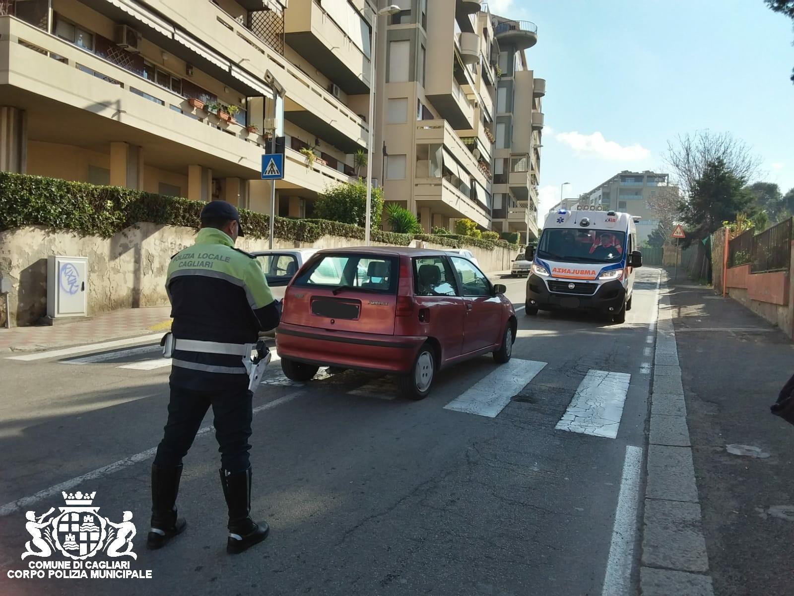 L'incidente di via Is Maglias (foto Mario Rosas)