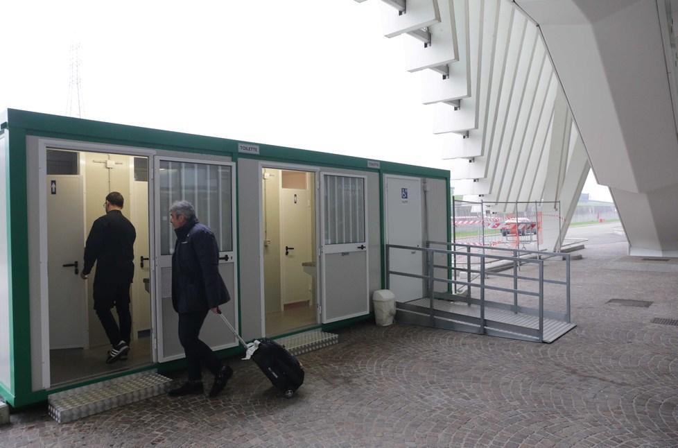 Stazione Mediopadana, i bagni sono già da rifare: previsto un intervento da 250mila euro 