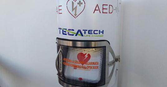 Un defibrillatore in chiesa