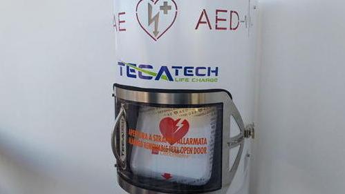 Un defibrillatore in chiesa