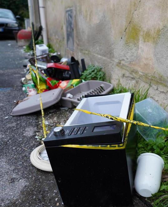 La donna aggredita quasi “scusa” il marito 