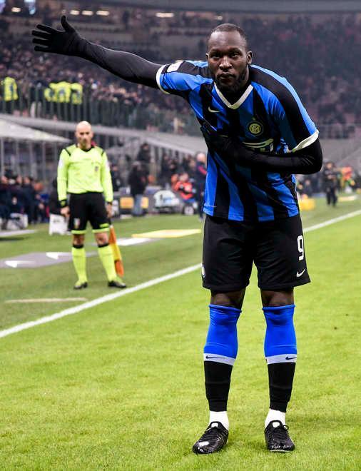 Lukaku è davvero implacabile Così l’Inter vola ai quarti di finale 