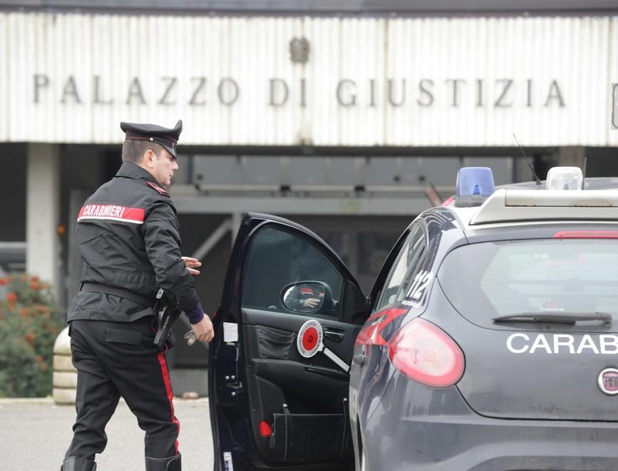 Due anni per le botte al padre «Sono pentito, voglio curarmi» 