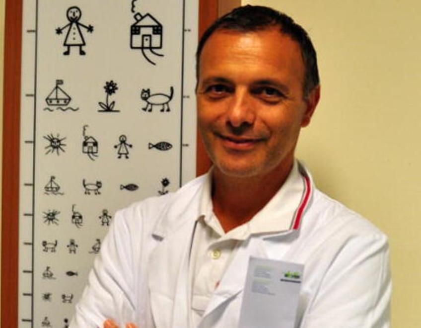 Il primario di oculistica del Meyer, Roberto Caputo