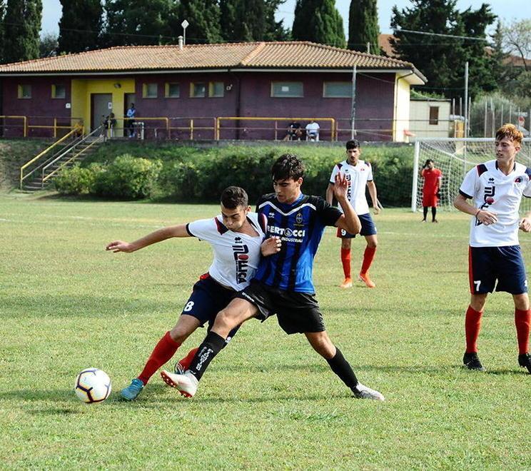 Solo 200 posti al Mandorlo: scatta la prevendita per il derby Cecina-Piombino