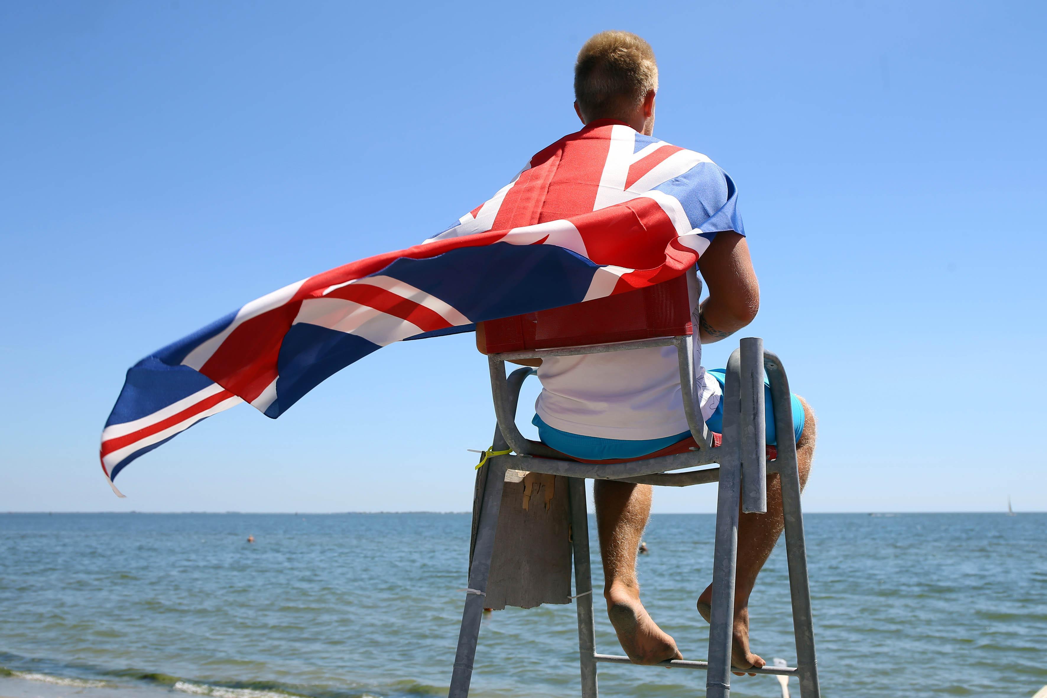Spiaggia e concessioni, sì al timbro per i Bagni. Ma la Bolkestein incombe 