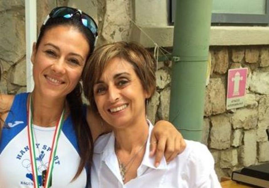 Anna Maria Miagilo (a destra) con Giusy Versace in una foto pubblicata da Skeep