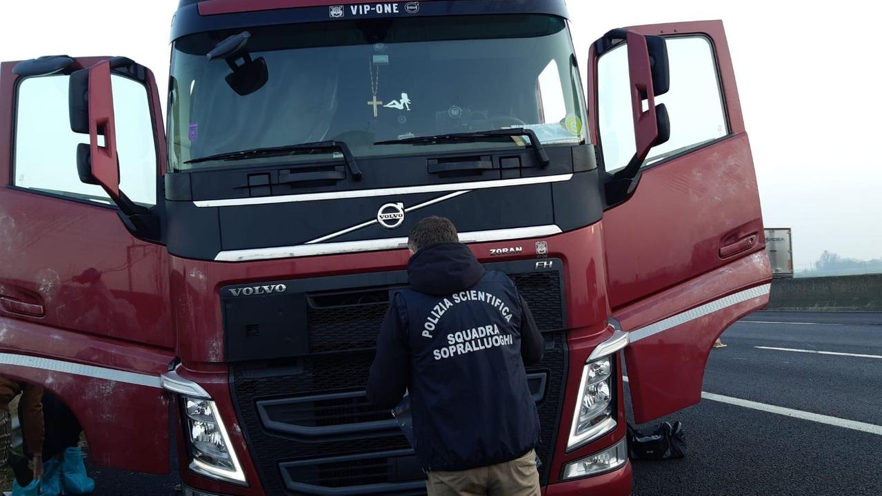 Reggio Emilia, camionista trovato morto nell'area di sosta dell'A1