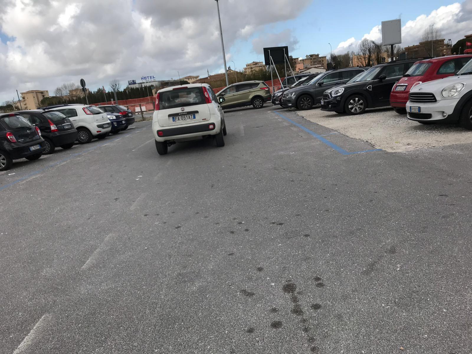 Vandali a Cisanello, parcheggi più sicuri per i dipendenti