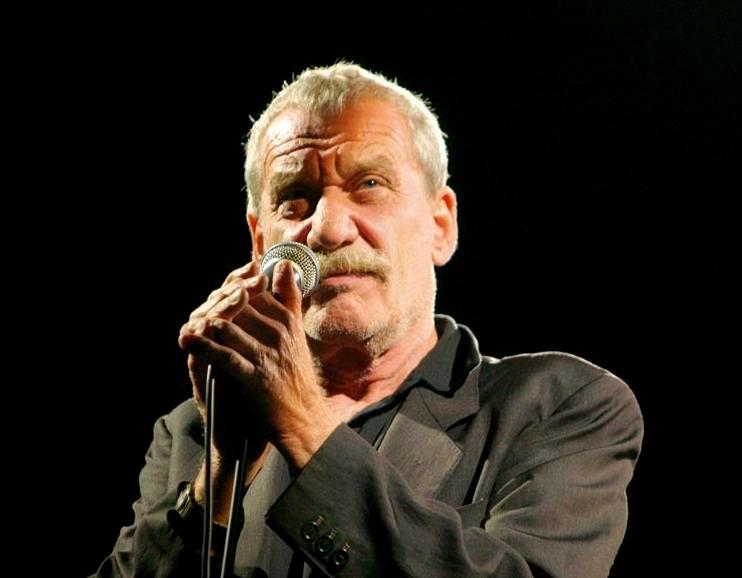 Mimmo svela il primo italiano: Paolo Conte in piazza Napoleone 