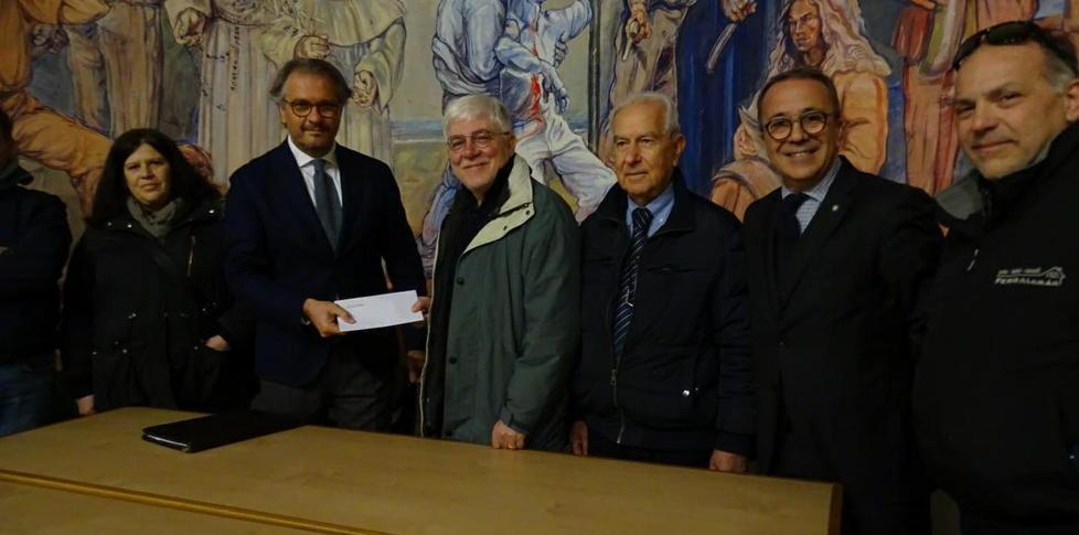 Donazione al De Sortis dopo l’appello della Misericordia
