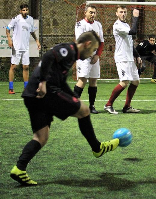  Labronica e Ludoville una poltrona per due Real Livorno è già in testa