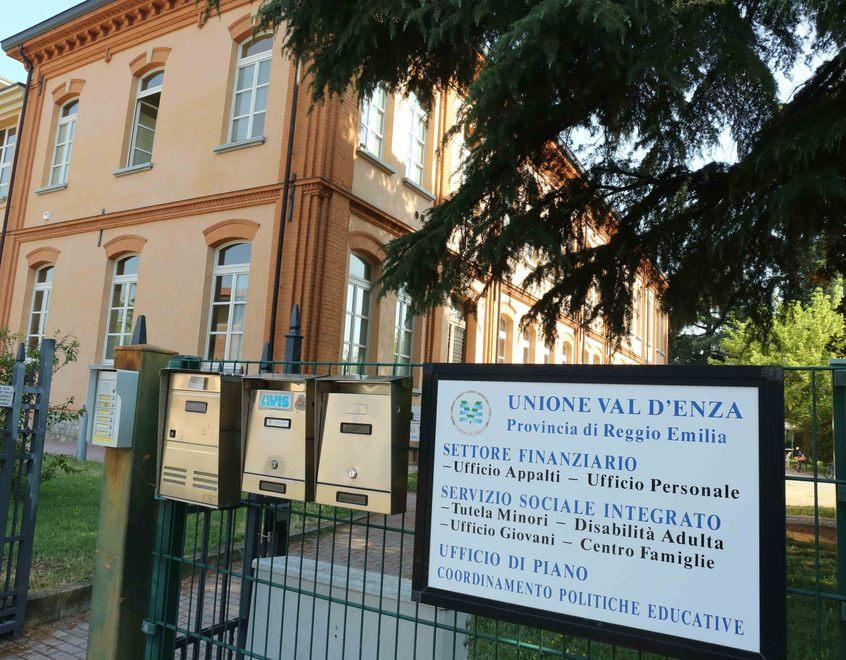 Depistaggi, finti pedofili, regali negati Ecco le accuse al sistema degli affidi 