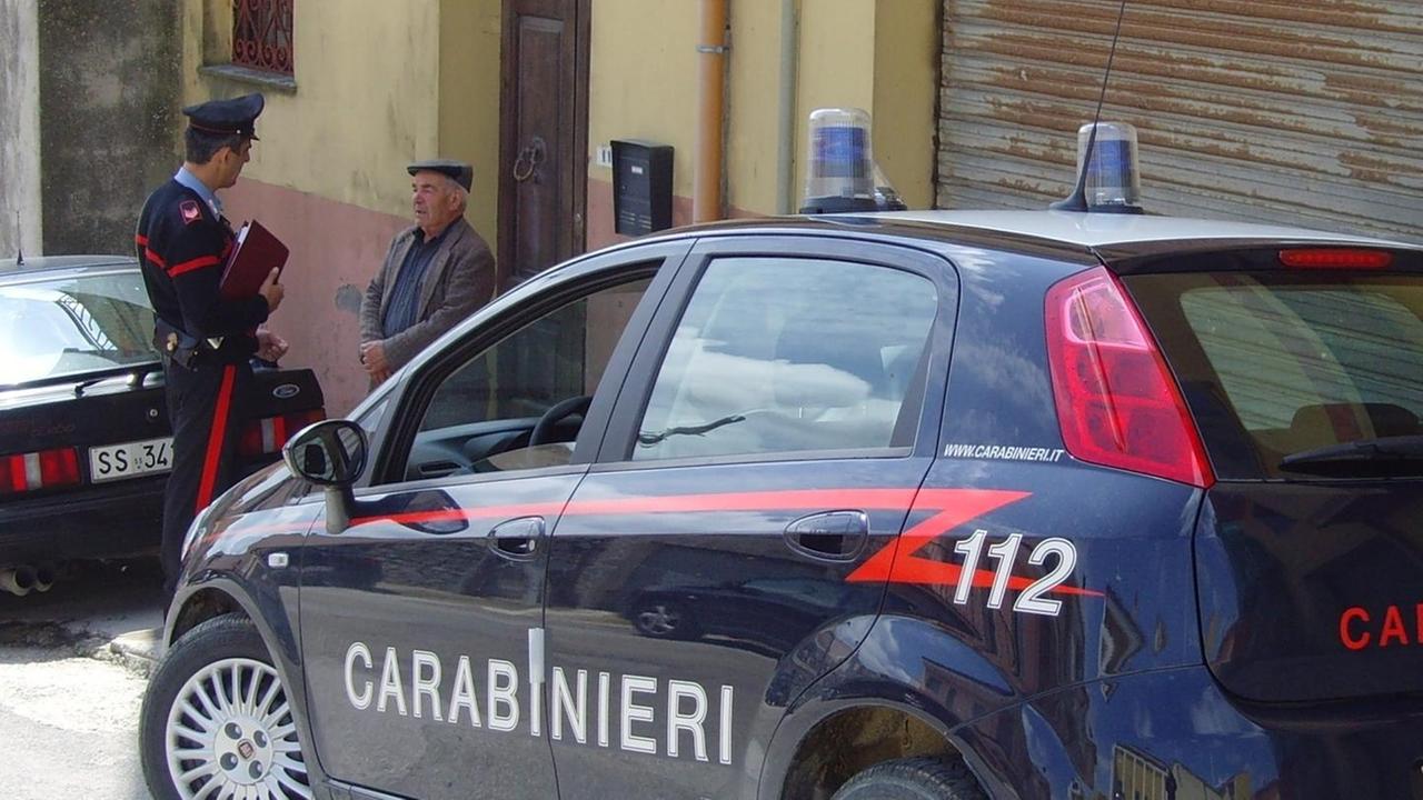 Minaccia di suicidarsi salvata da un carabiniere 
