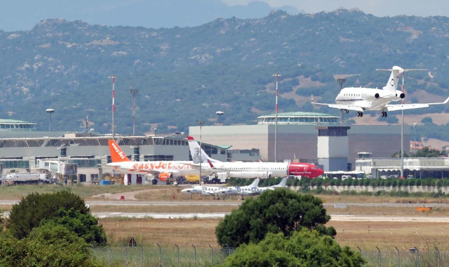 Olbia, quaranta giorni senza voli: si decolla solo da Alghero 