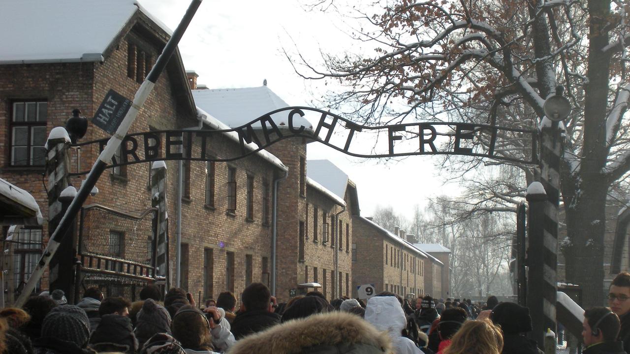 Studenti in visita ad Auschwitz in occasione della Giornata della Memoria (foto d’archivio)