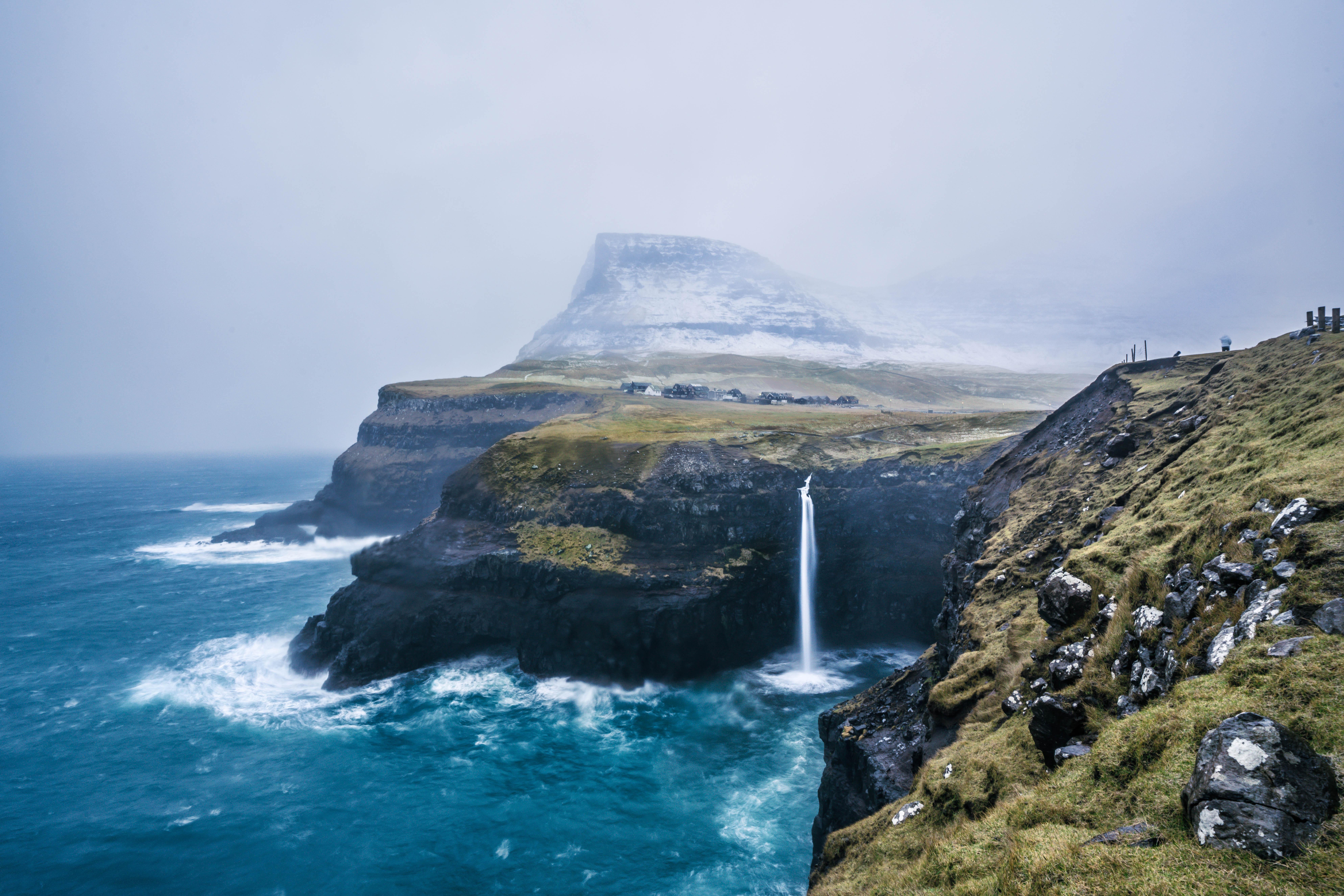 La natura selvaggia delle isole Faroe, il reportage di tre fotografi sardi